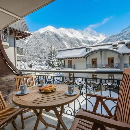 Le Cristal - Mont Blanc 8 - Happy * 霞慕尼