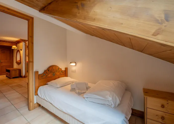 Le Cristal - Mont Blanc 8 - Happy Chamonix